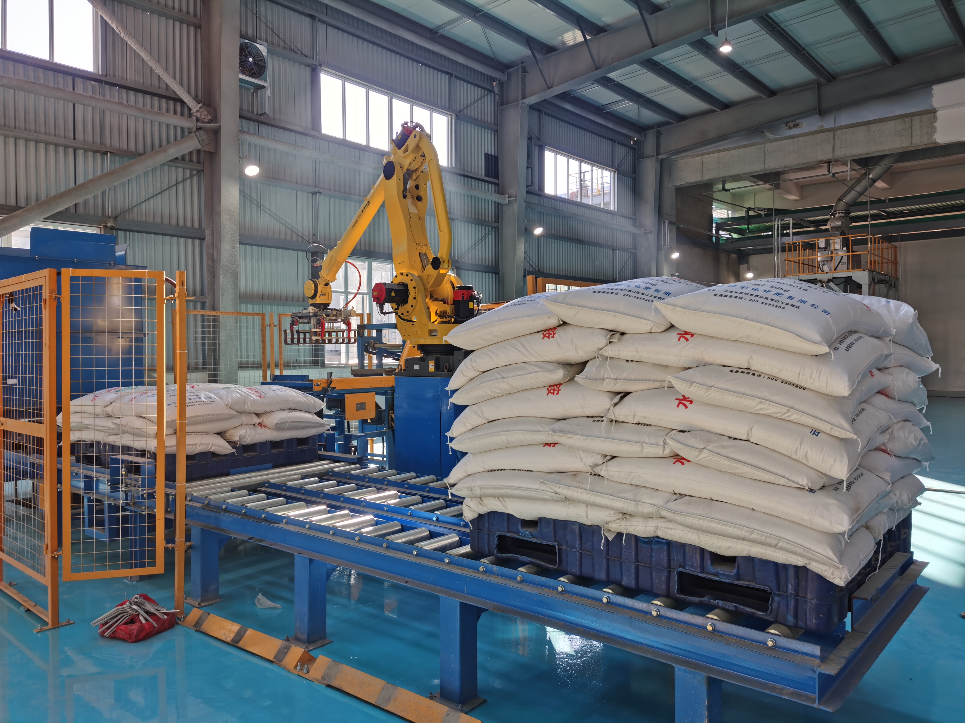 东华科技总承包的云南三环电池用磷酸二氢铵项目全流程开车成功并产出合格产品