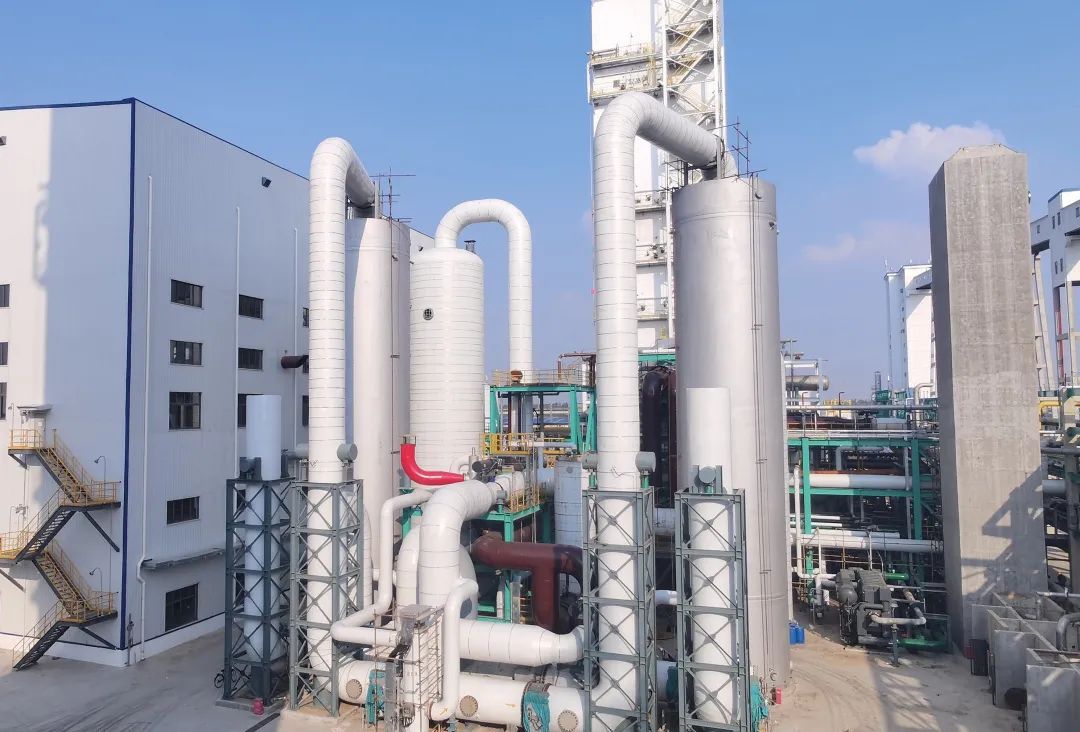 中化三建公司承建的华鲁恒升（荆州）项目2#空分装置成功出氧