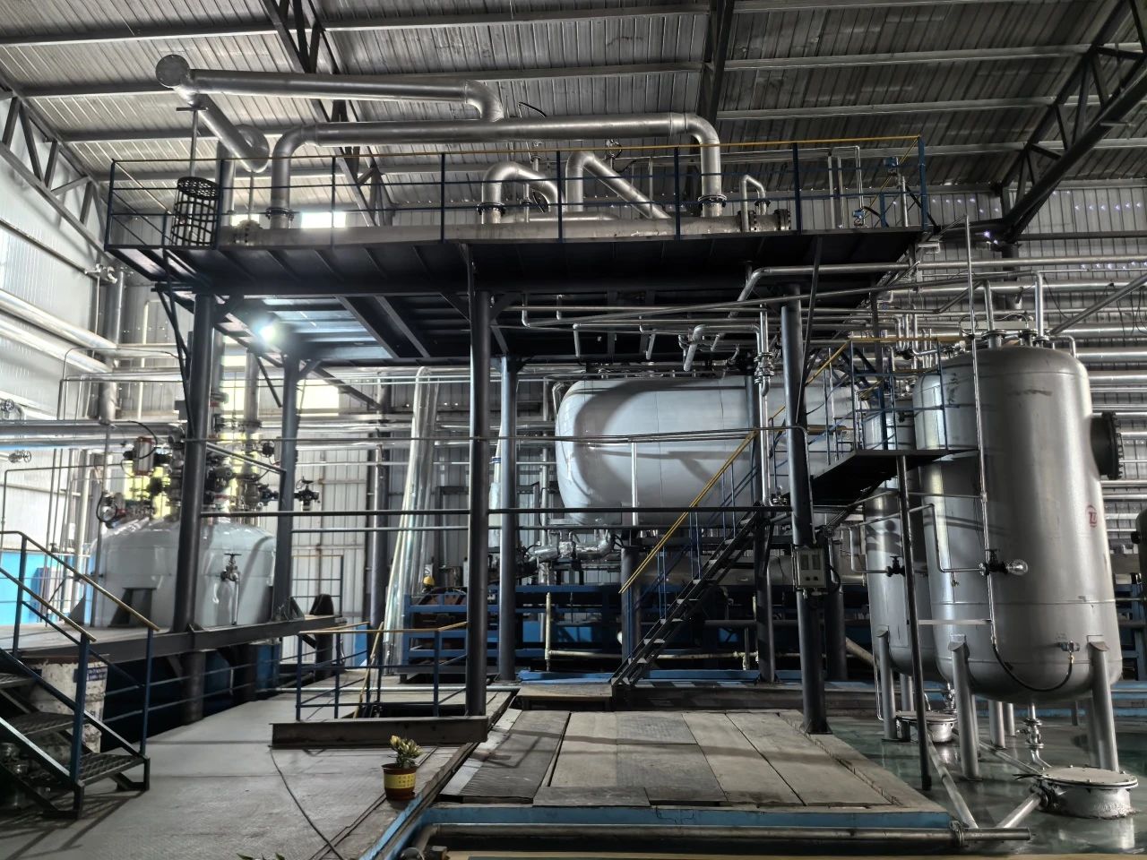 中建安装集团承建的河北亿象乙烯焦油制备5000吨/年包覆沥青装置一次开车成功